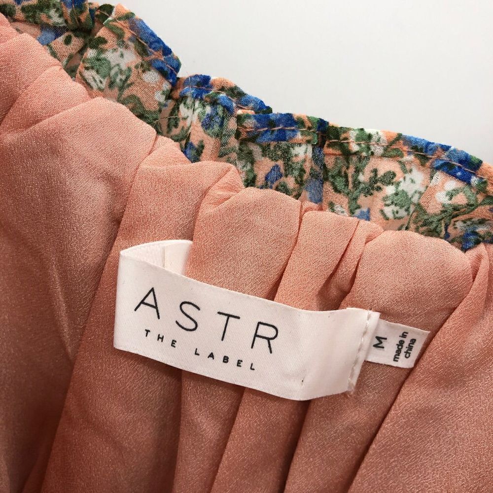 ASTR The Label Ruffle Ruched Short Sleeve Top PEACH BLUE DITSY M - Picture 4 of 8